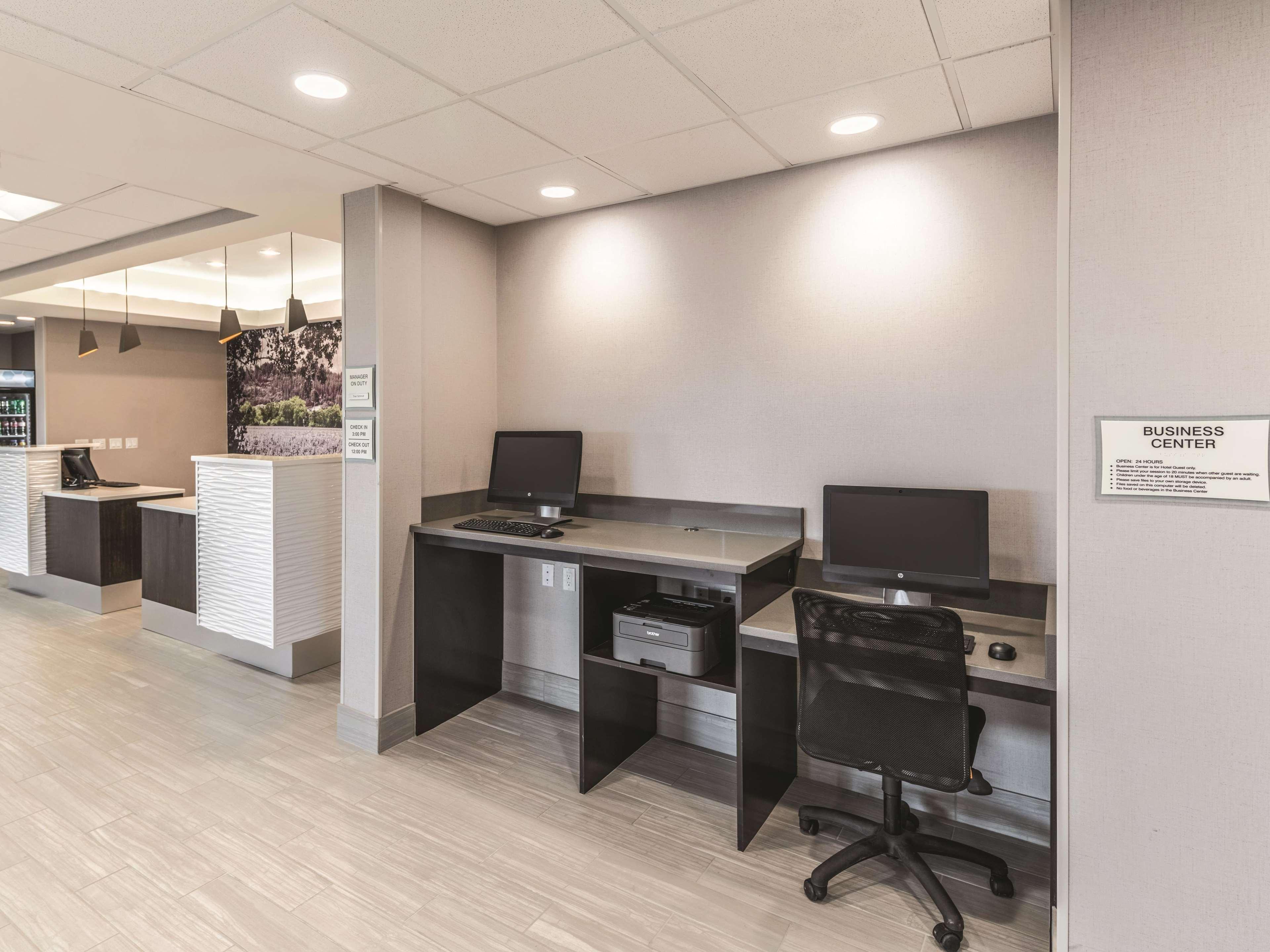 La Quinta Inn & Suites By Wyndham Walla Walla Bagian luar foto